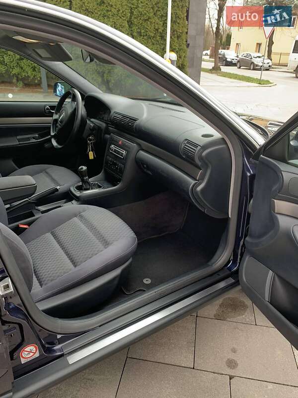 Седан Audi A4 1999 в Луцьку
