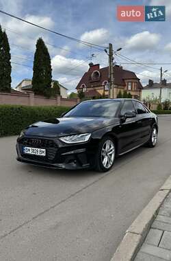 Седан Audi A4 2022 в Киеве