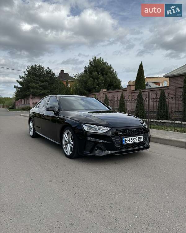 Седан Audi A4 2022 в Киеве