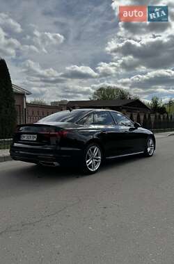 Седан Audi A4 2022 в Киеве