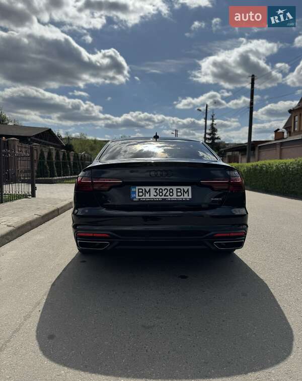 Седан Audi A4 2022 в Киеве