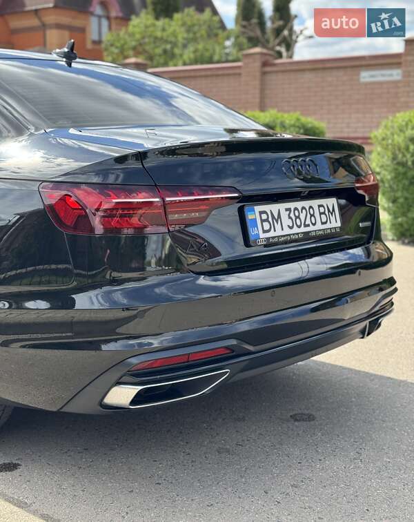 Седан Audi A4 2022 в Киеве