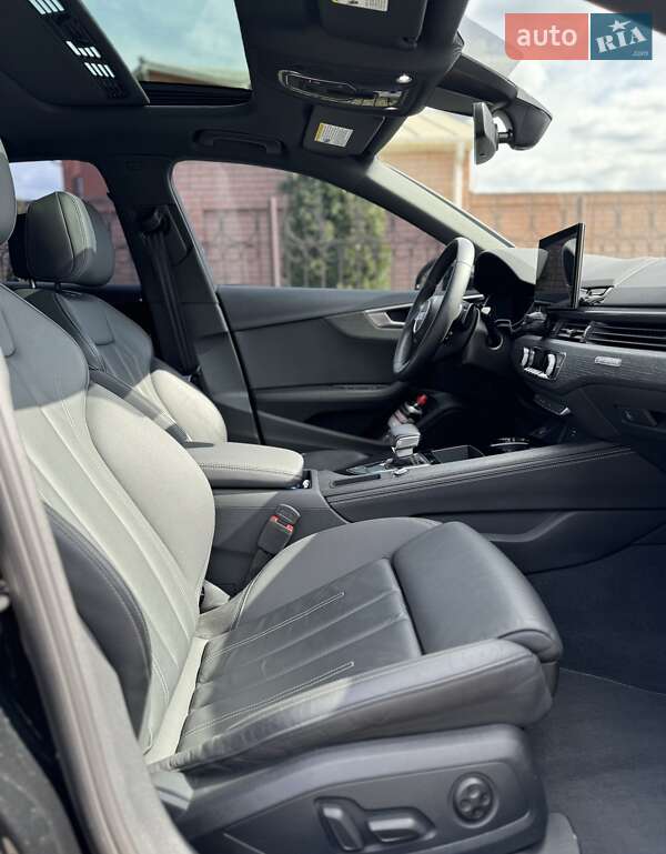 Седан Audi A4 2022 в Киеве