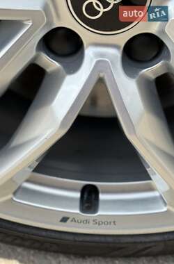 Седан Audi A4 2022 в Киеве