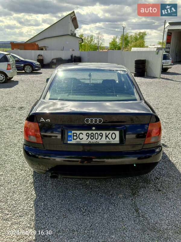 Седан Audi A4 1996 в Дрогобичі