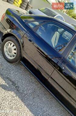 Седан Audi A4 1996 в Дрогобичі
