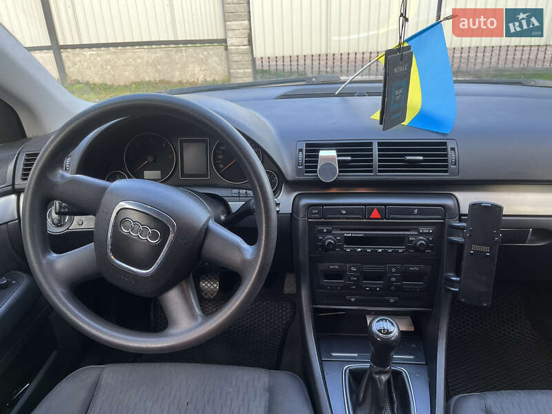 Универсал Audi A4 2005 в Нововолынске