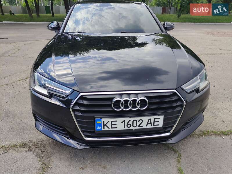 Седан Audi A4 2019 в Кам'янському