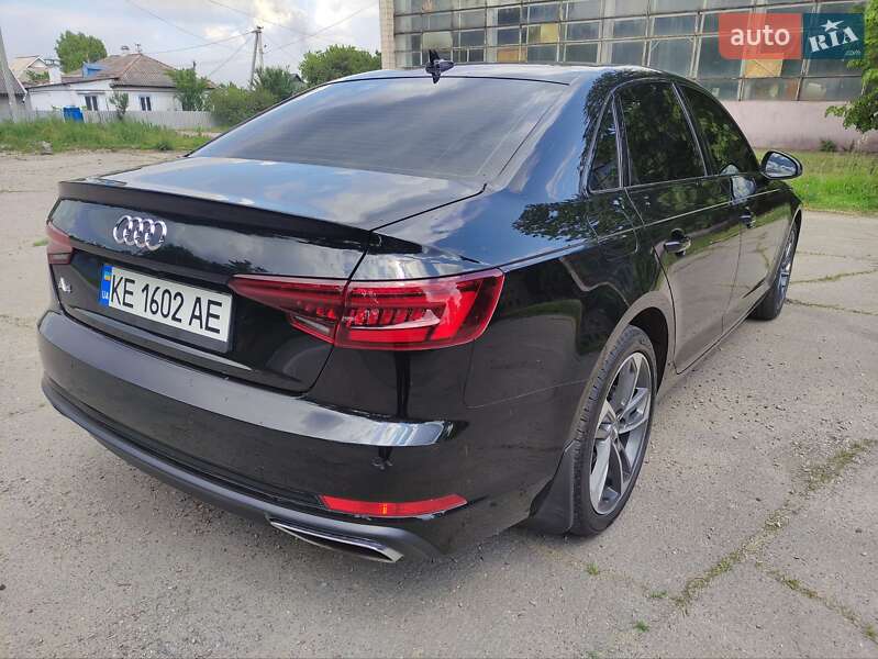 Седан Audi A4 2019 в Кам'янському