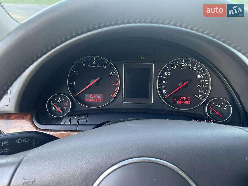 Седан Audi A4 2002 в Надвірній