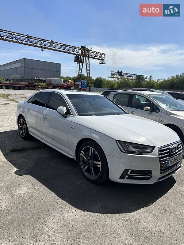 Седан Audi A4 2016 в Дніпрі