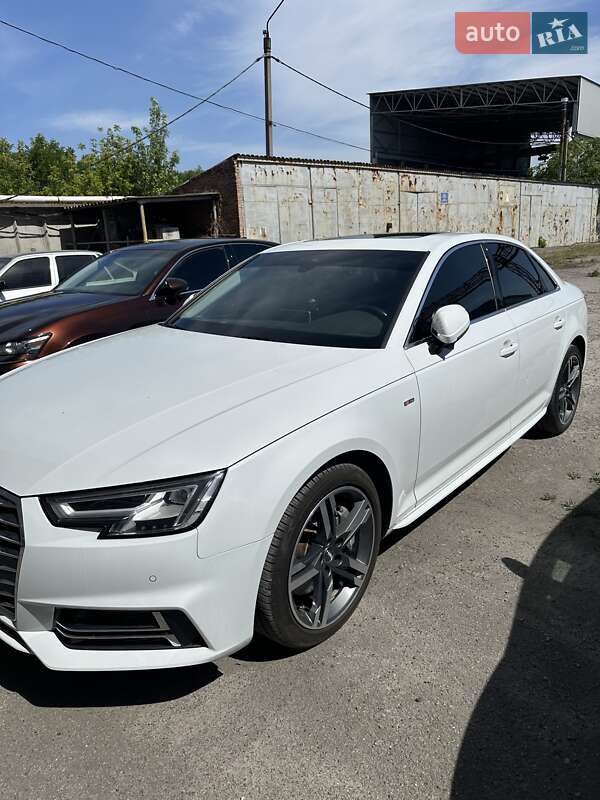 Седан Audi A4 2016 в Дніпрі