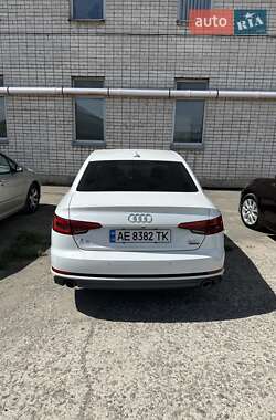 Седан Audi A4 2016 в Дніпрі