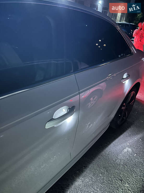 Седан Audi A4 2016 в Дніпрі