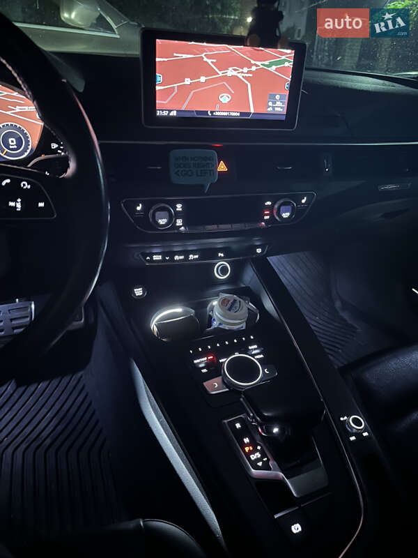 Седан Audi A4 2016 в Дніпрі