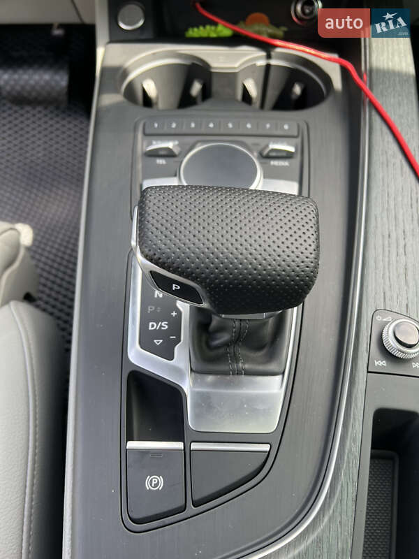 Седан Audi A4 2018 в Києві