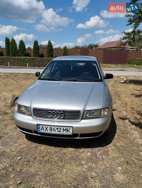 Седан Audi A4 1995 в Андреевке