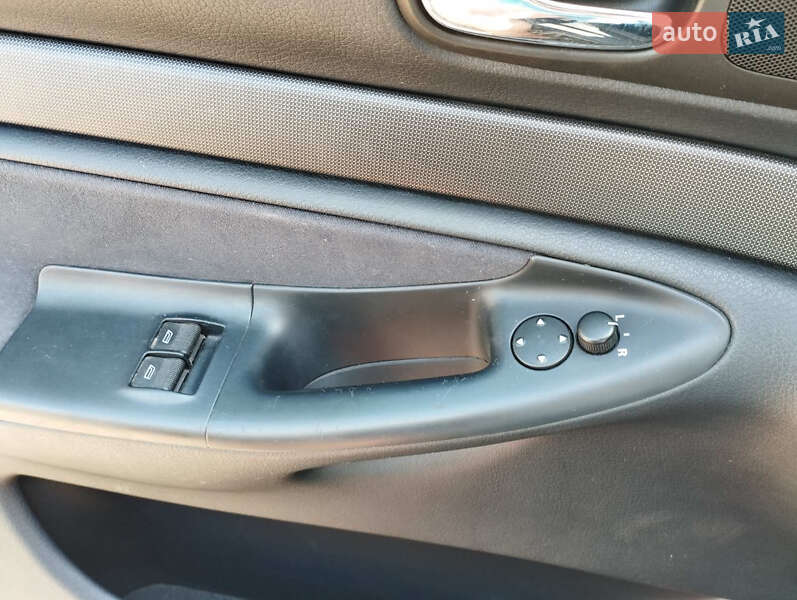 Седан Audi A4 1995 в Андреевке