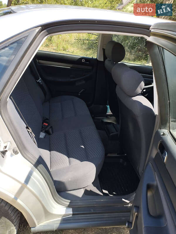 Седан Audi A4 1995 в Андреевке