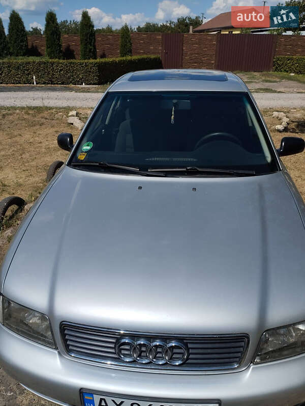Седан Audi A4 1995 в Андреевке