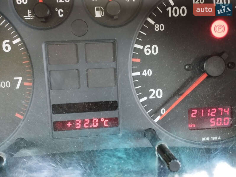 Седан Audi A4 1995 в Андреевке