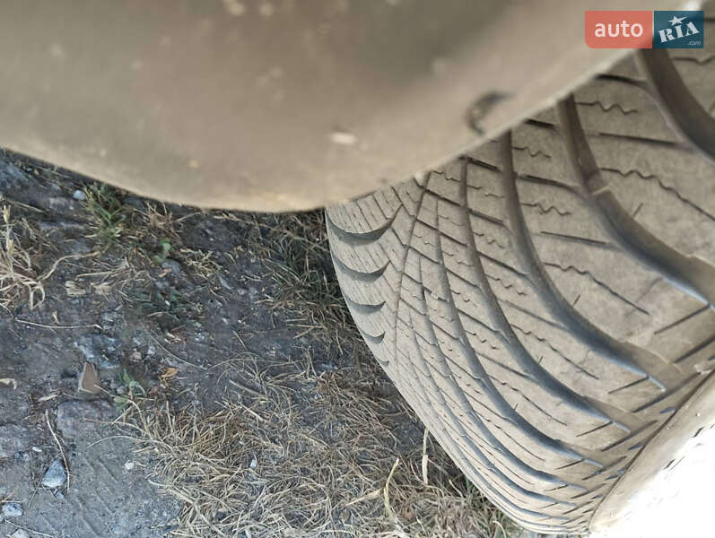 Седан Audi A4 1995 в Андреевке