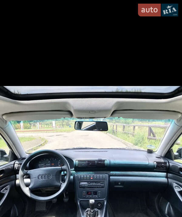 Седан Audi A4 1995 в Андреевке
