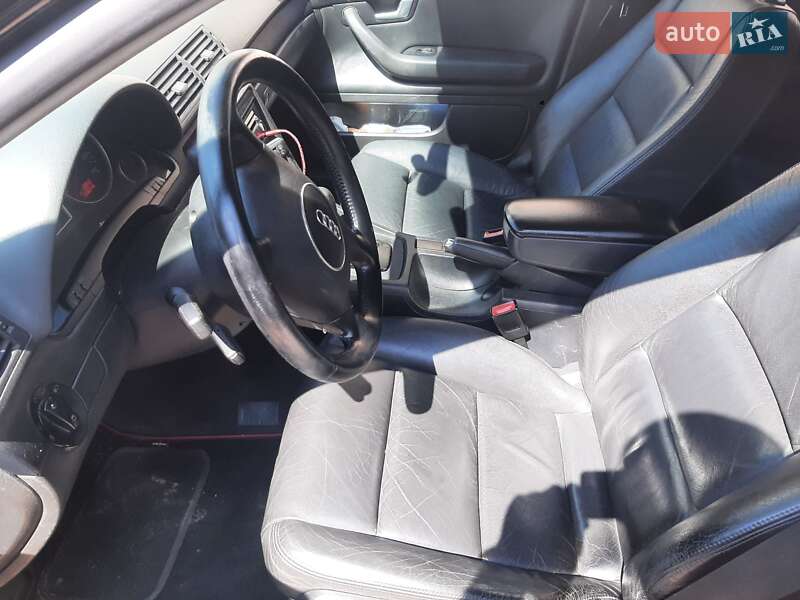 Універсал Audi A4 2002 в Миргороді