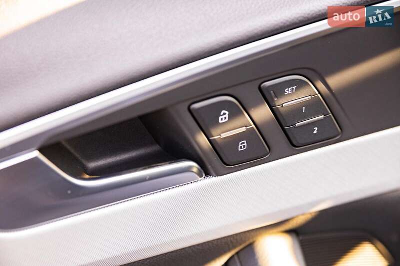Седан Audi A4 2017 в Запоріжжі