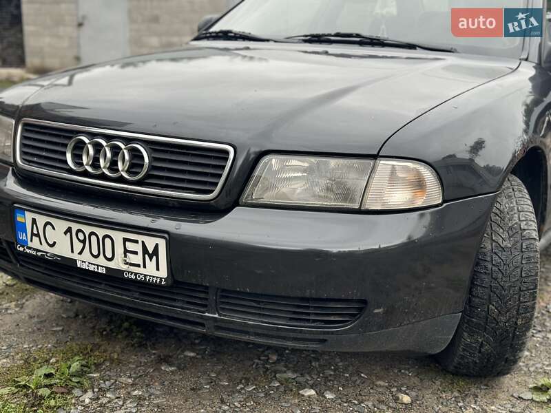 Седан Audi A4 1996 в Луцке