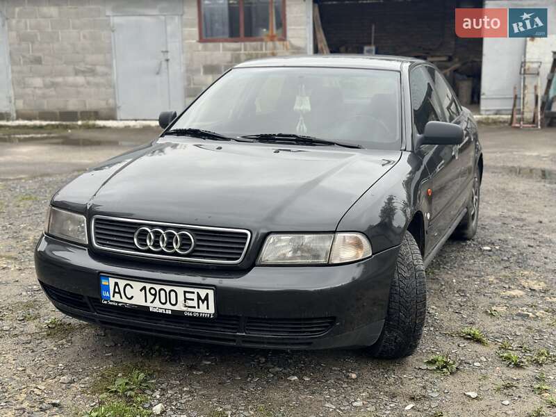 Седан Audi A4 1996 в Луцке