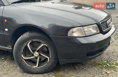 Седан Audi A4 1996 в Луцке