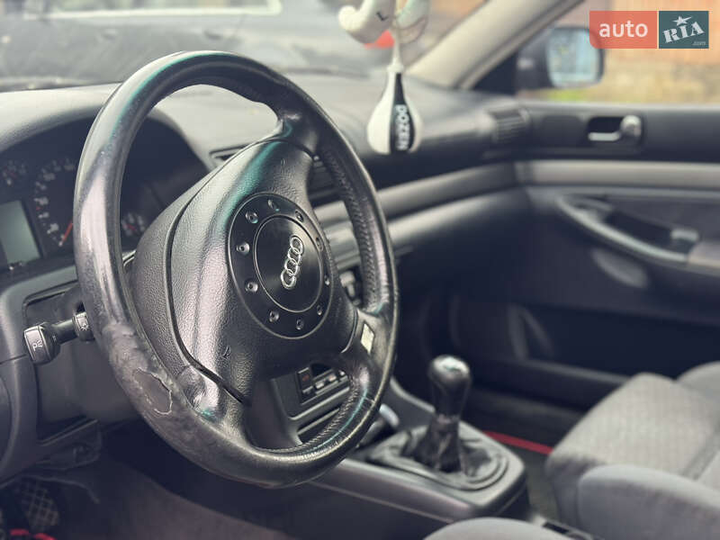 Седан Audi A4 1996 в Луцке
