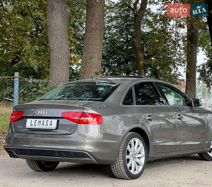 Седан Audi A4 2014 в Луцке