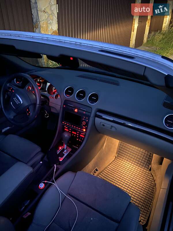 Кабриолет Audi A4 2006 в Киеве фото Кабриолет Audi A4 2006 в Киеве