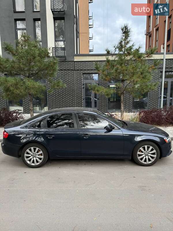 Седан Audi A4 2013 в Киеве