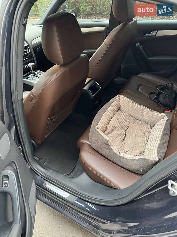 Седан Audi A4 2013 в Киеве