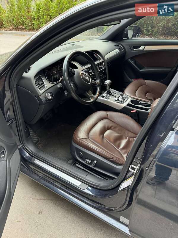 Седан Audi A4 2013 в Киеве