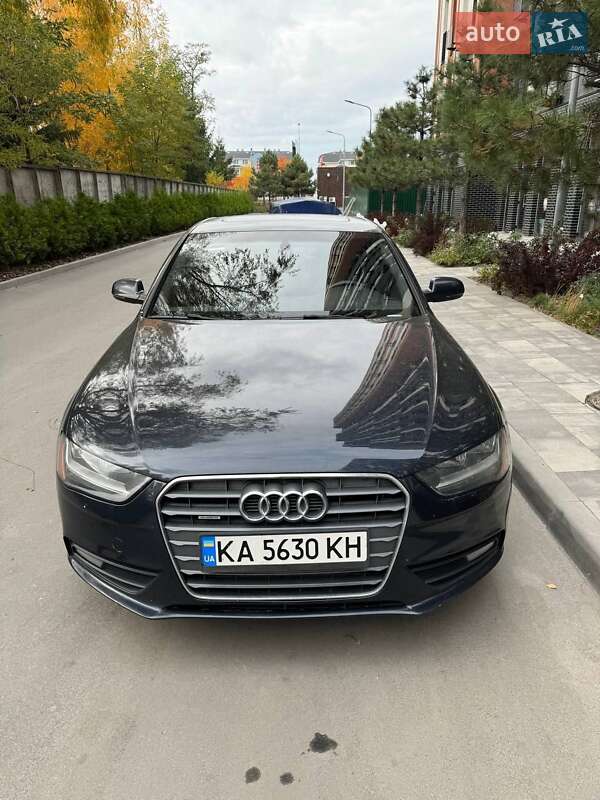 Седан Audi A4 2013 в Киеве