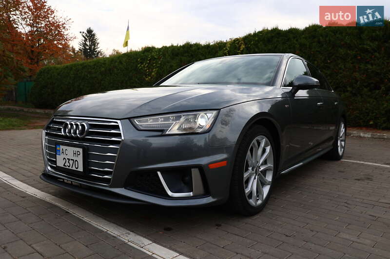 Седан Audi A4 2018 в Луцке