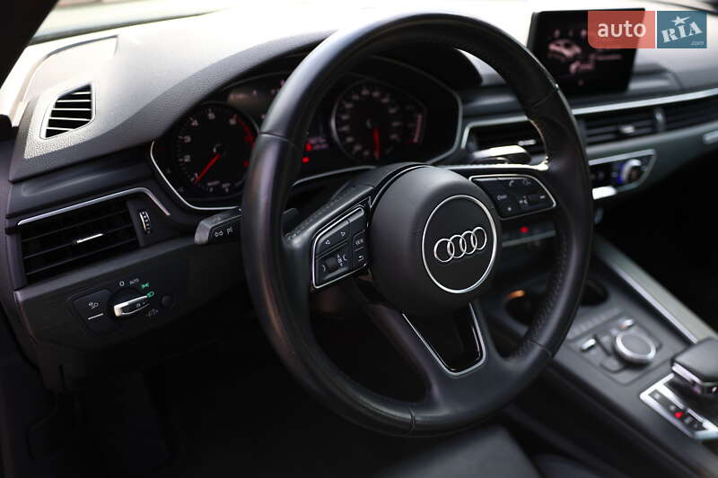 Седан Audi A4 2018 в Луцке