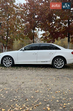 Седан Audi A4 2013 в Мукачевому