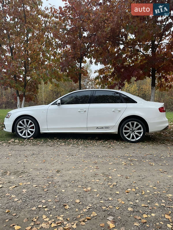 Седан Audi A4 2013 в Мукачевому