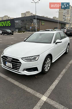 Audi A4  2022