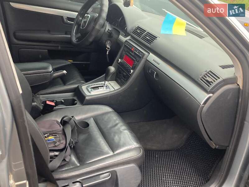 Седан Audi A4 2008 в Южному