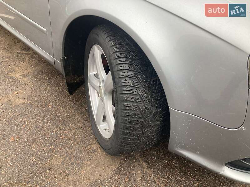 Седан Audi A4 2008 в Южному