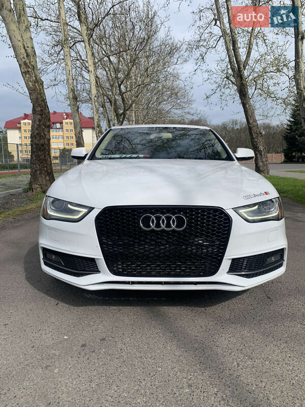 Седан Audi A4 2013 в Мукачевому