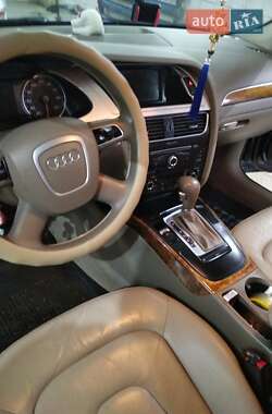 Седан Audi A4 2011 в Кам'янському