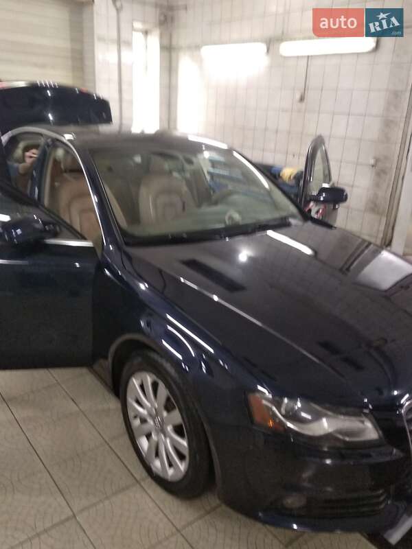 Седан Audi A4 2011 в Кам'янському
