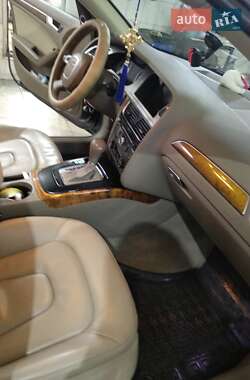 Седан Audi A4 2011 в Кам'янському
